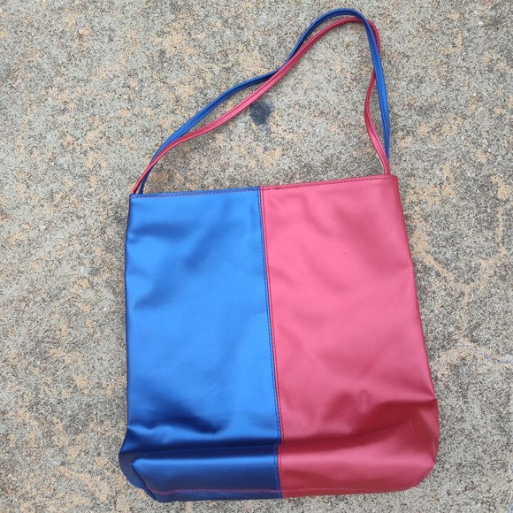 Clinique Pink and Blue Shoulder Bag - Picture 3 of 4